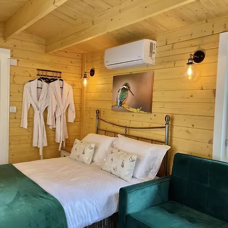 Willow Tree Lodge - Cosy Lodge In The Heart Of The Kent Countryside Littlebourne Exterior photo