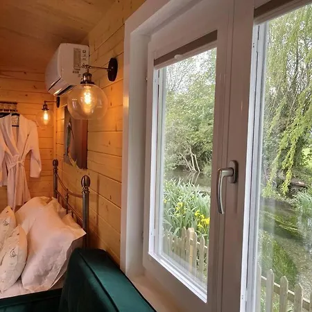 Willow Tree Lodge - Cosy Lodge In The Heart Of The Kent Countryside Littlebourne Exterior photo