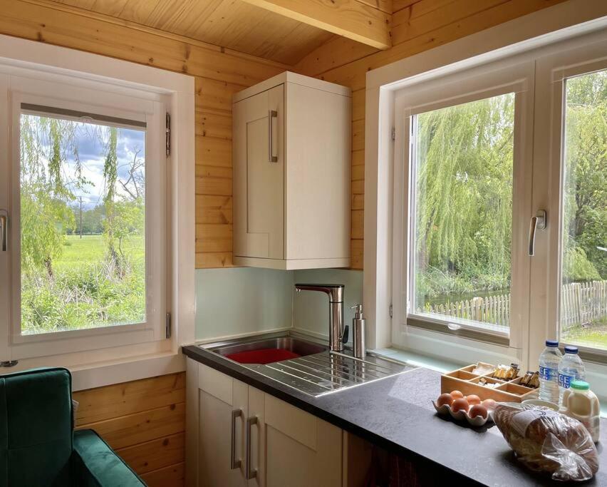 Willow Tree - Cosy In The Heart Of The Kent Countryside Holiday home Littlebourne