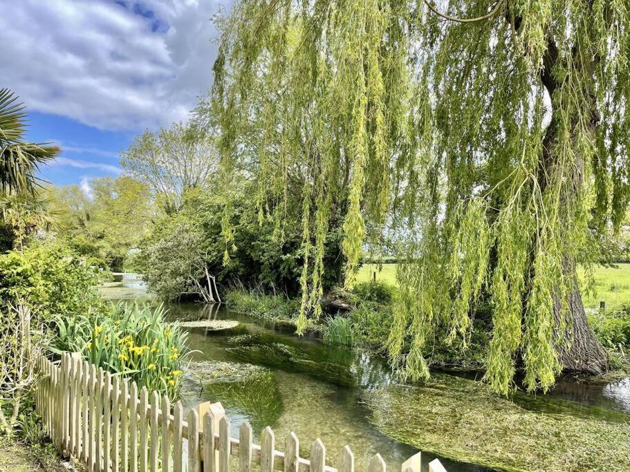 Willow Tree - Cosy In The Heart Of The Kent Countryside Holiday home