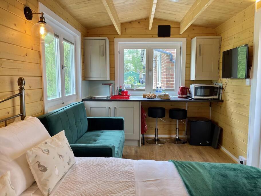 Willow Tree - Cosy In The Heart Of The Kent Countryside Holiday home