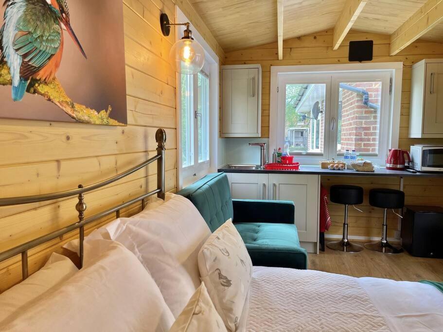Willow Tree - Cosy In The Heart Of The Kent Countryside *